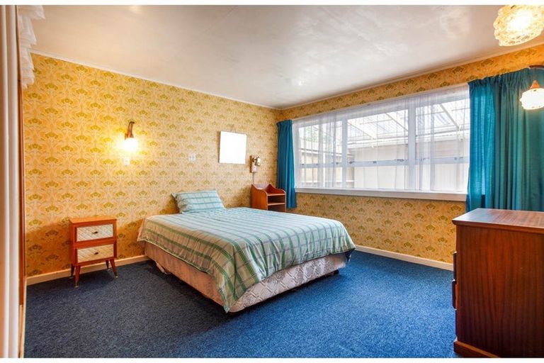 Photo of property in 20 Koromiko Street, New Lynn, Auckland, 0600