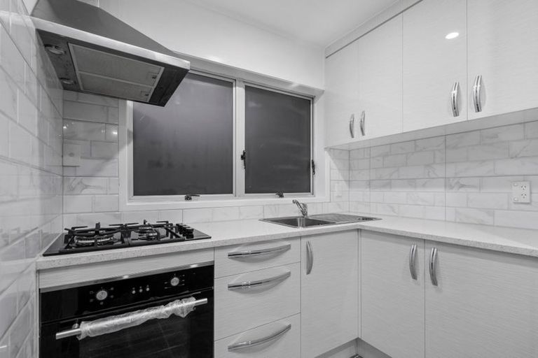 Photo of property in 2/4 Roys Road, Weymouth, Auckland, 2103