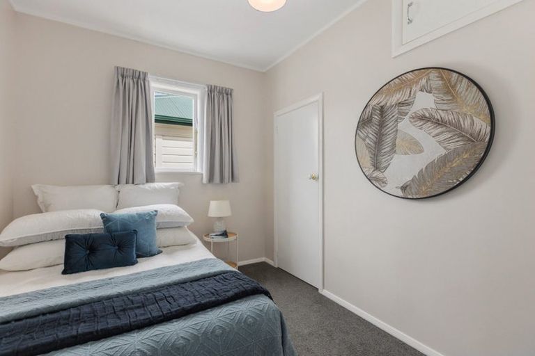 Photo of property in 4a Tarawera Road, Johnsonville, Wellington, 6037