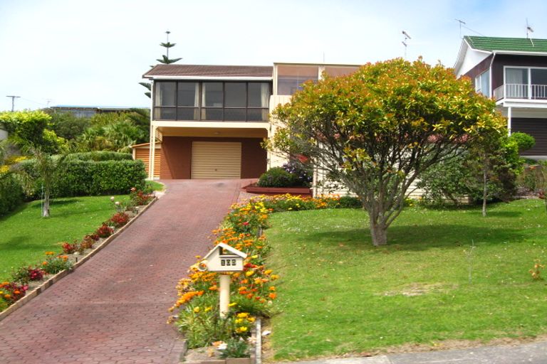 Photo of property in 105 Pacific Parade, Army Bay, Whangaparaoa, 0930