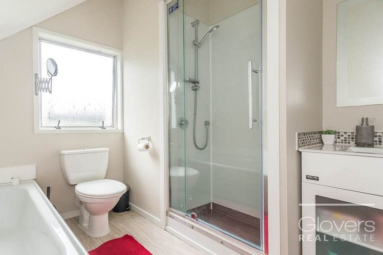 Photo of property in 28 Puketaha Road, Swanson, Auckland, 0816