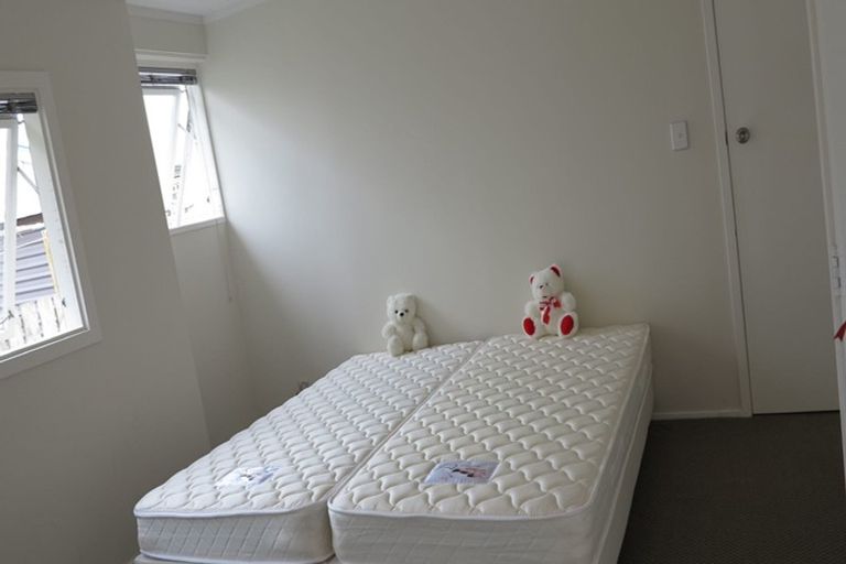 Photo of property in 2/7 Pinero Place, Bucklands Beach, Auckland, 2014