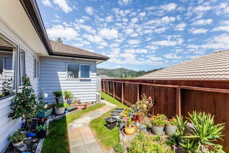 Photo of property in 19 Speldhurst Grove, Stokes Valley, Lower Hutt, 5019