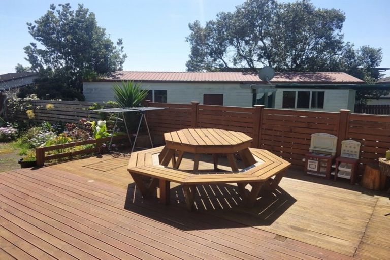 Photo of property in 6a Lilian Place, Farm Cove, Auckland, 2012