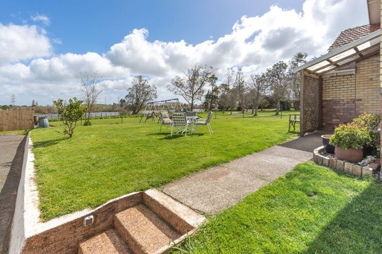 Photo of property in 122 Great South Road, Huntly, 3700