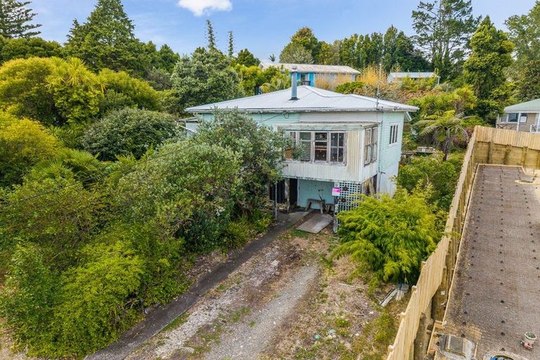 Photo of property in 10 Seymour Road, Sunnyvale, Auckland, 0612