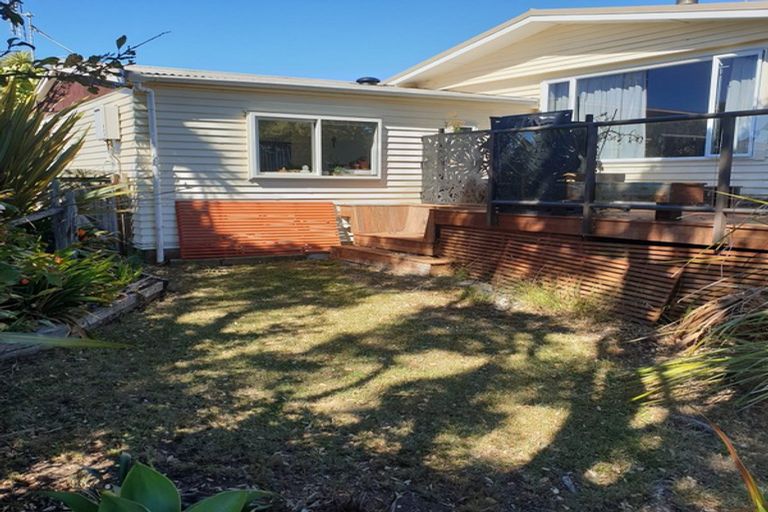 Photo of property in 96 Wharf Road, Clarks Beach, Pukekohe, 2679