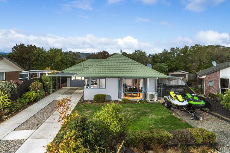 Photo of property in 24 Rintoul Place, Brightwater, 7022