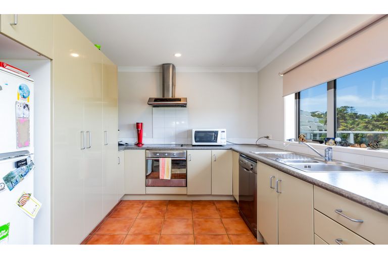 Photo of property in 340 Gulf Harbour Drive, Gulf Harbour, Whangaparaoa, 0930