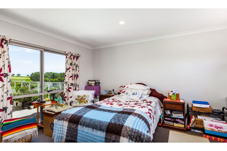 Photo of property in 340 Gulf Harbour Drive, Gulf Harbour, Whangaparaoa, 0930
