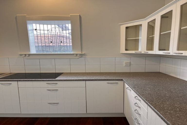 Photo of property in 11 Norwood Road, Bayswater, Auckland, 0622