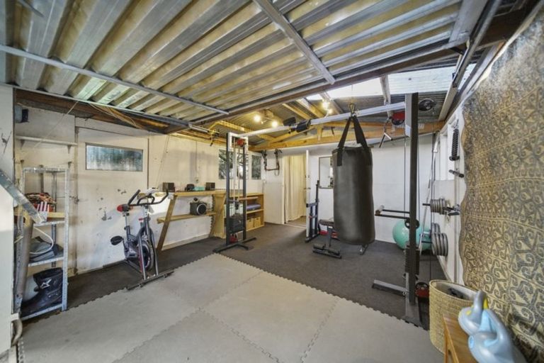 Photo of property in 19 Robert Allan Way, Pakuranga Heights, Auckland, 2010