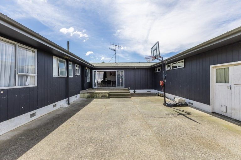 Photo of property in 69 Puketapu Road, Taradale, Napier, 4112
