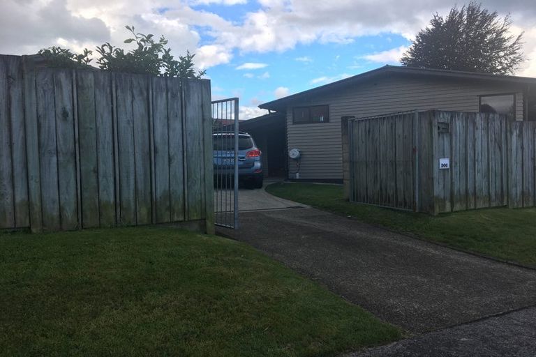 Photo of property in 1a Tirita Street, Kawaha Point, Rotorua, 3010