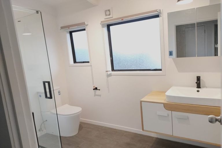 Photo of property in 1/9 Titoki Street, Te Atatu Peninsula, Auckland, 0610