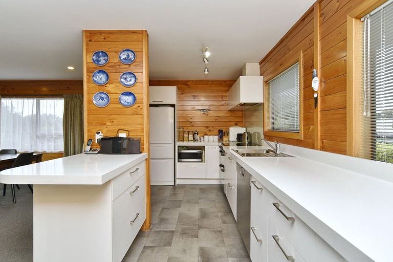 Photo of property in 1 Rockview Place, Mount Pleasant, Christchurch, 8081