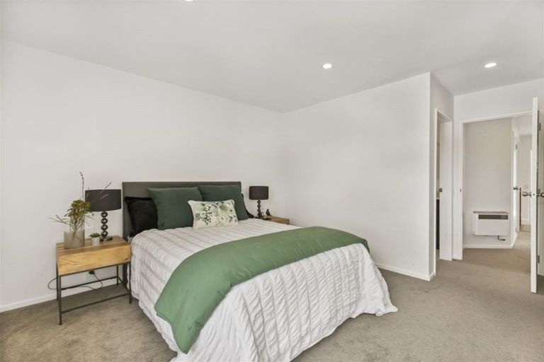 Photo of property in 2/93 Stanley Road, Glenfield, Auckland, 0629
