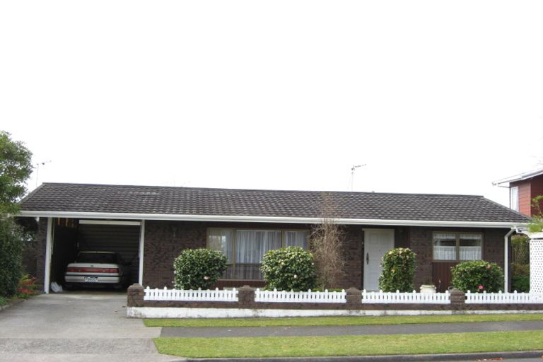 Photo of property in 40 Truby King Street, Merrilands, New Plymouth, 4312