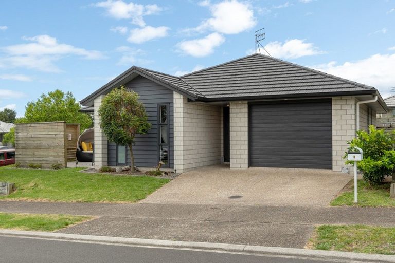 Photo of property in 8 Bulkhead Lane, Pyes Pa, Tauranga, 3112