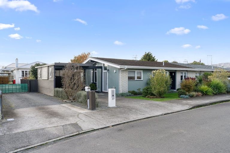 Photo of property in 37 Kent Street, Levin, 5510