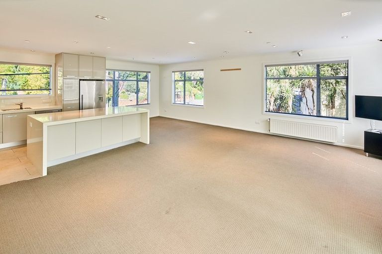 Photo of property in 12a Glenmore Street, Thorndon, Wellington, 6011