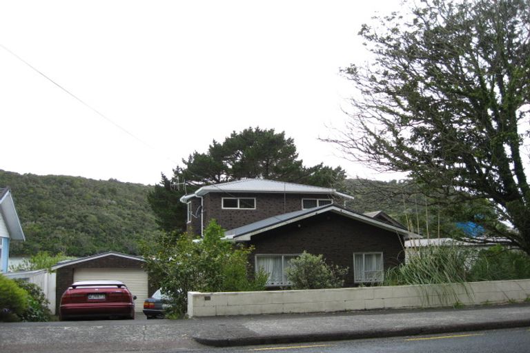 Photo of property in 12 Waiwera Road, Waiwera, Orewa, 0994