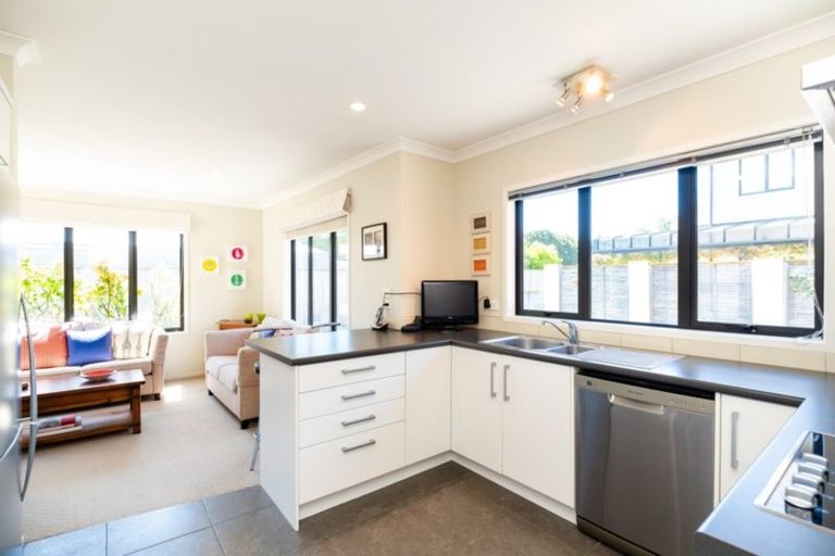 Photo of property in 2/11 Te Aute Road, Havelock North, 4130