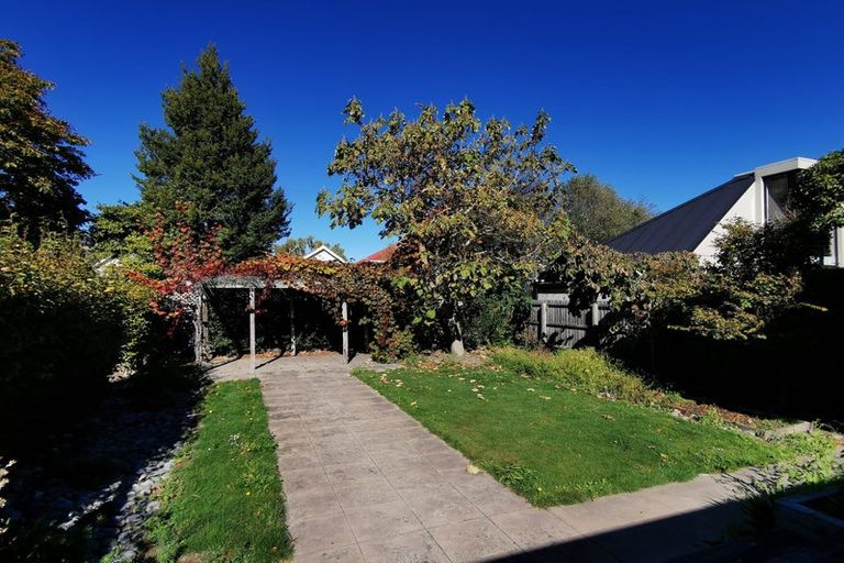 Photo of property in 16 Knowles Street, St Albans, Christchurch, 8052