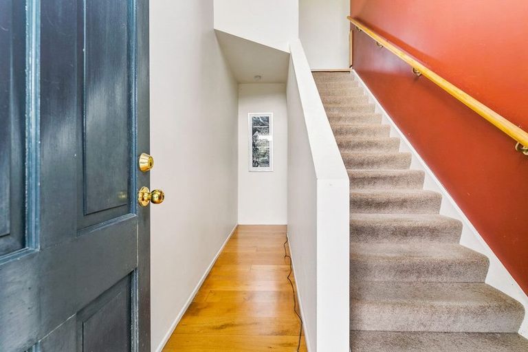 Photo of property in 1 Jacaranda Avenue, Beach Haven, Auckland, 0626