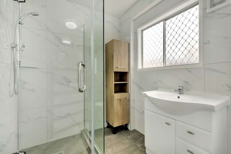 Photo of property in 2/42 Sheridan Drive, New Lynn, Auckland, 0600