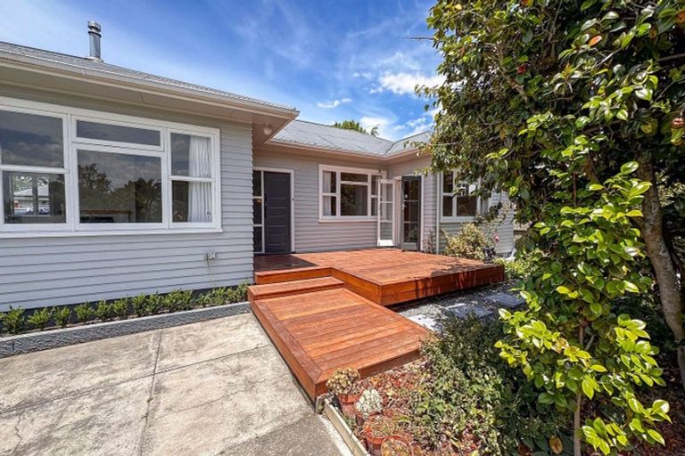 Photo of property in 128 Napier Road, Havelock North, 4130