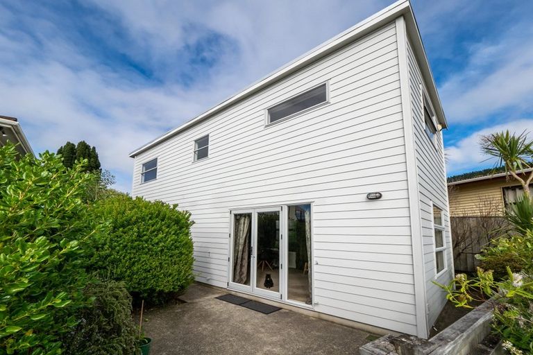 Photo of property in 2a Hillary Street, Tawa, Wellington, 5028