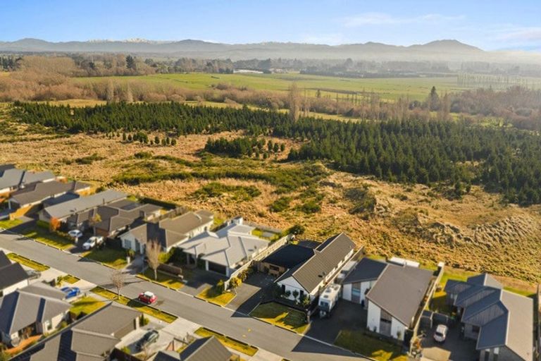 Photo of property in 33 Te Hurunui Drive, Pegasus, 7612