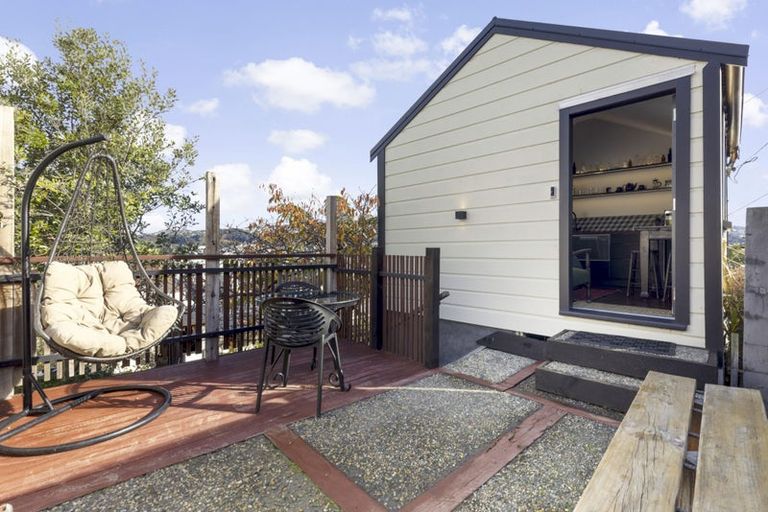 Photo of property in 12 Stafford Street, Mount Victoria, Wellington, 6011