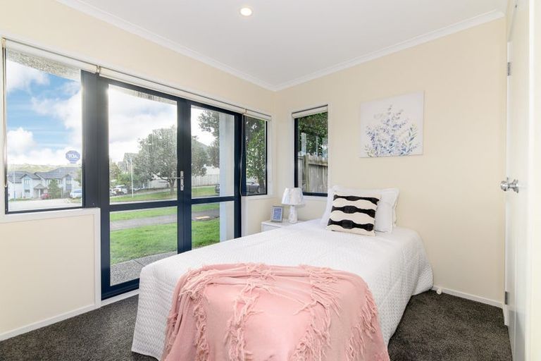 Photo of property in 88 Fields Parade, Oteha, Auckland, 0632