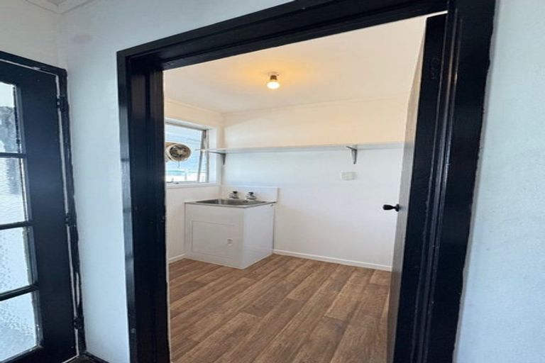 Photo of property in 391 Bucklands Beach Road, Bucklands Beach, Auckland, 2012