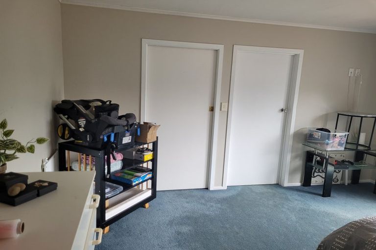 Photo of property in 16 Montmere Avenue, Te Atatu Peninsula, Auckland, 0610