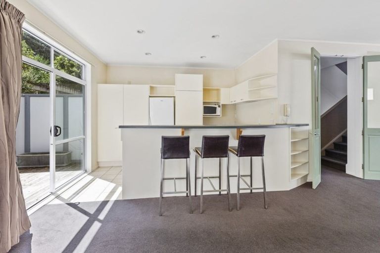 Photo of property in Fernhill Flats, 9/324 The Terrace, Te Aro, Wellington, 6011