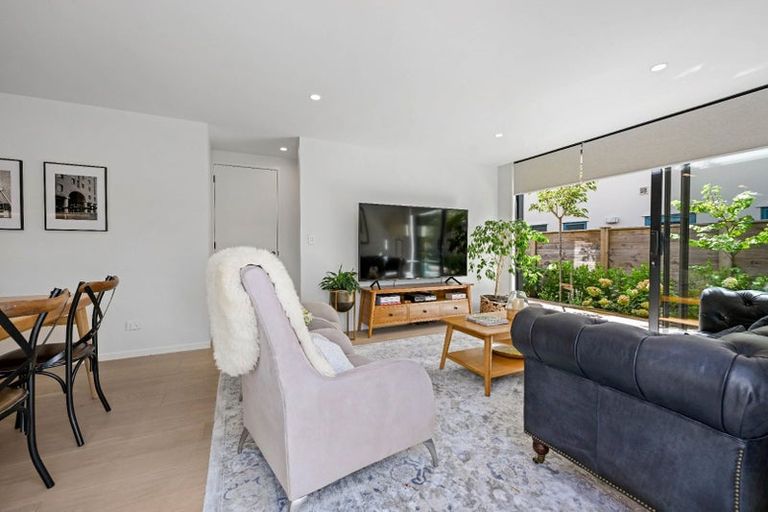 Photo of property in 2/23 Strowan Avenue, Fairfield, Hamilton, 3214