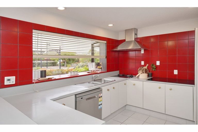 Photo of property in 3 Glasnevin Drive, Casebrook, Christchurch, 8051