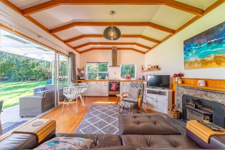 Photo of property in 83 Cosy Dell Road, Herbert, 9495