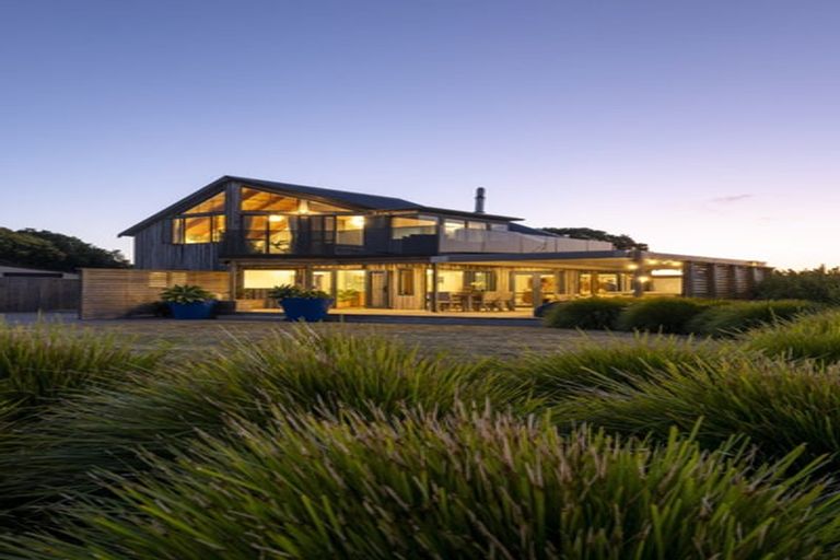 Photo of property in 129 Turangi Road Lower, Motunui, Waitara, 4383