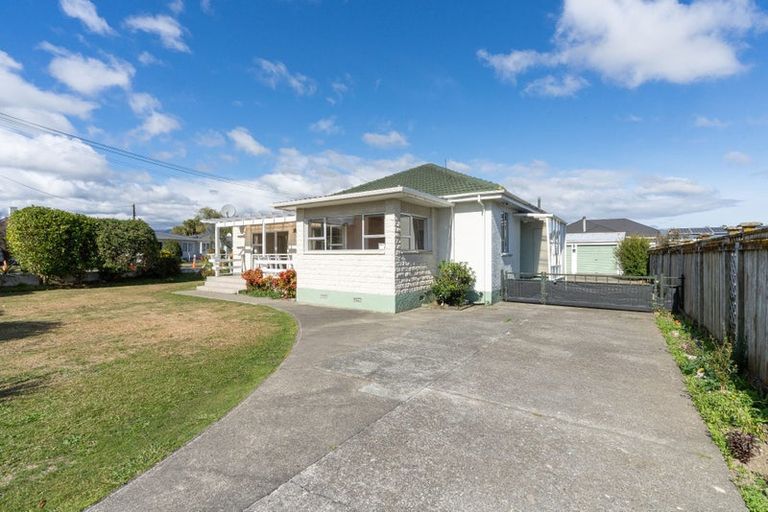 Photo of property in 35 York Street, Levin, 5510