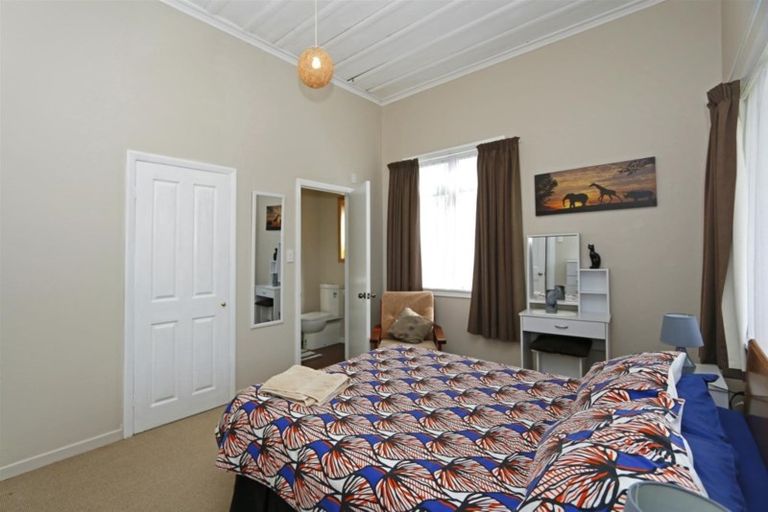 Photo of property in 34 Domett Street, Opunake, 4616