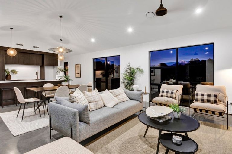 Photo of property in 54 Fernbrook Drive, Hurworth, New Plymouth, 4310