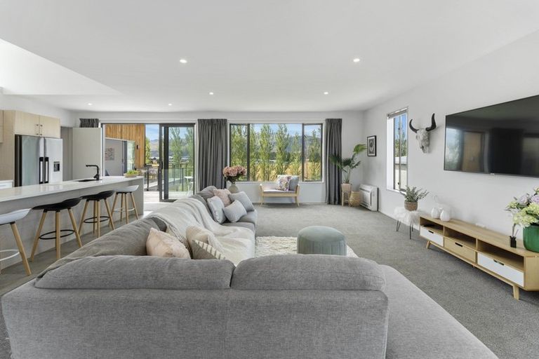 Photo of property in 5 Monaco Drive, Cromwell, 9384