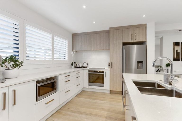 Photo of property in 84 Hobsonville Point Road, Hobsonville, Auckland, 0616