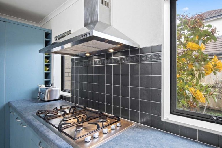 Photo of property in 9 Greta Banks Place, Wattle Downs, Auckland, 2103