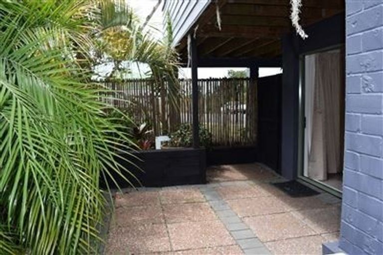 Photo of property in 1/47 Rawene Road, Birkenhead, Auckland, 0626