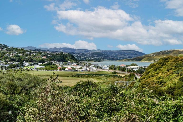 Photo of property in 25 Corlett Road, Plimmerton, Porirua, 5026